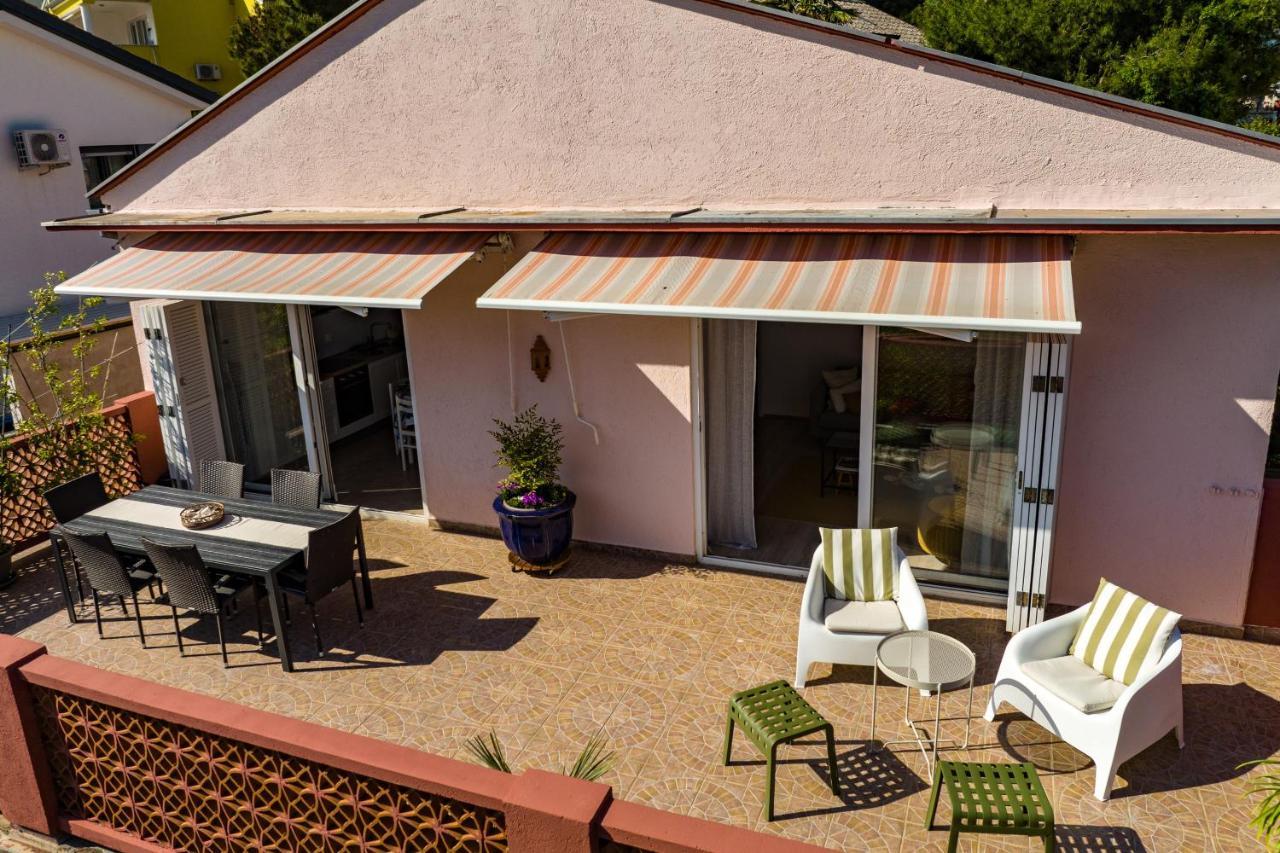 Apartment Axelle 50 METERS TO THE BEACH Banjole Esterno foto