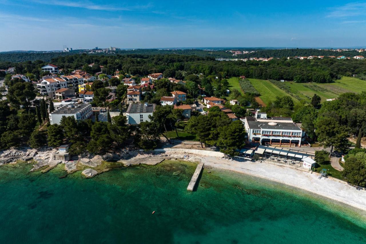 Apartment Axelle 50 METERS TO THE BEACH Banjole Esterno foto