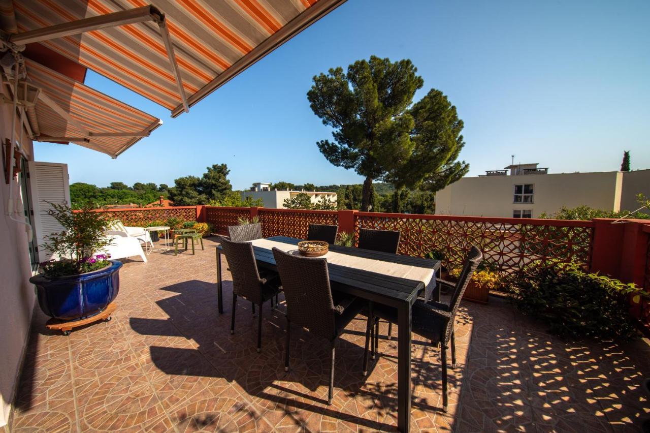 Apartment Axelle 50 METERS TO THE BEACH Banjole Esterno foto