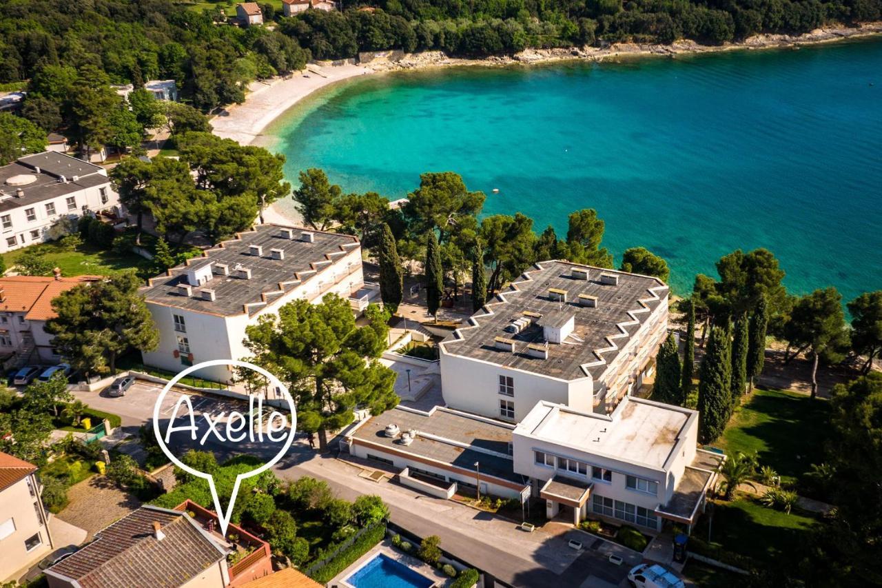 Apartment Axelle 50 METERS TO THE BEACH Banjole Esterno foto