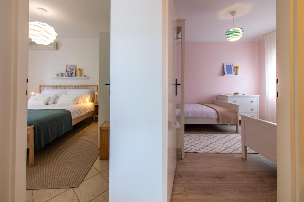 Apartment Axelle 50 METERS TO THE BEACH Banjole Esterno foto