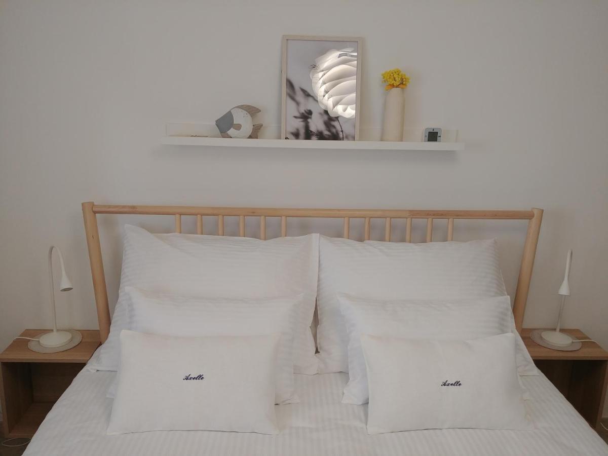 Apartment Axelle 50 METERS TO THE BEACH Banjole Esterno foto