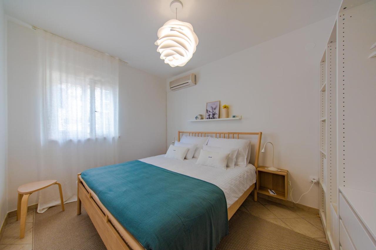 Apartment Axelle 50 METERS TO THE BEACH Banjole Esterno foto